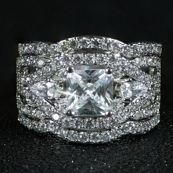 *NEW 18K White Gold Princess Cut Diamond 3PC Ring - Picture 3 of 15